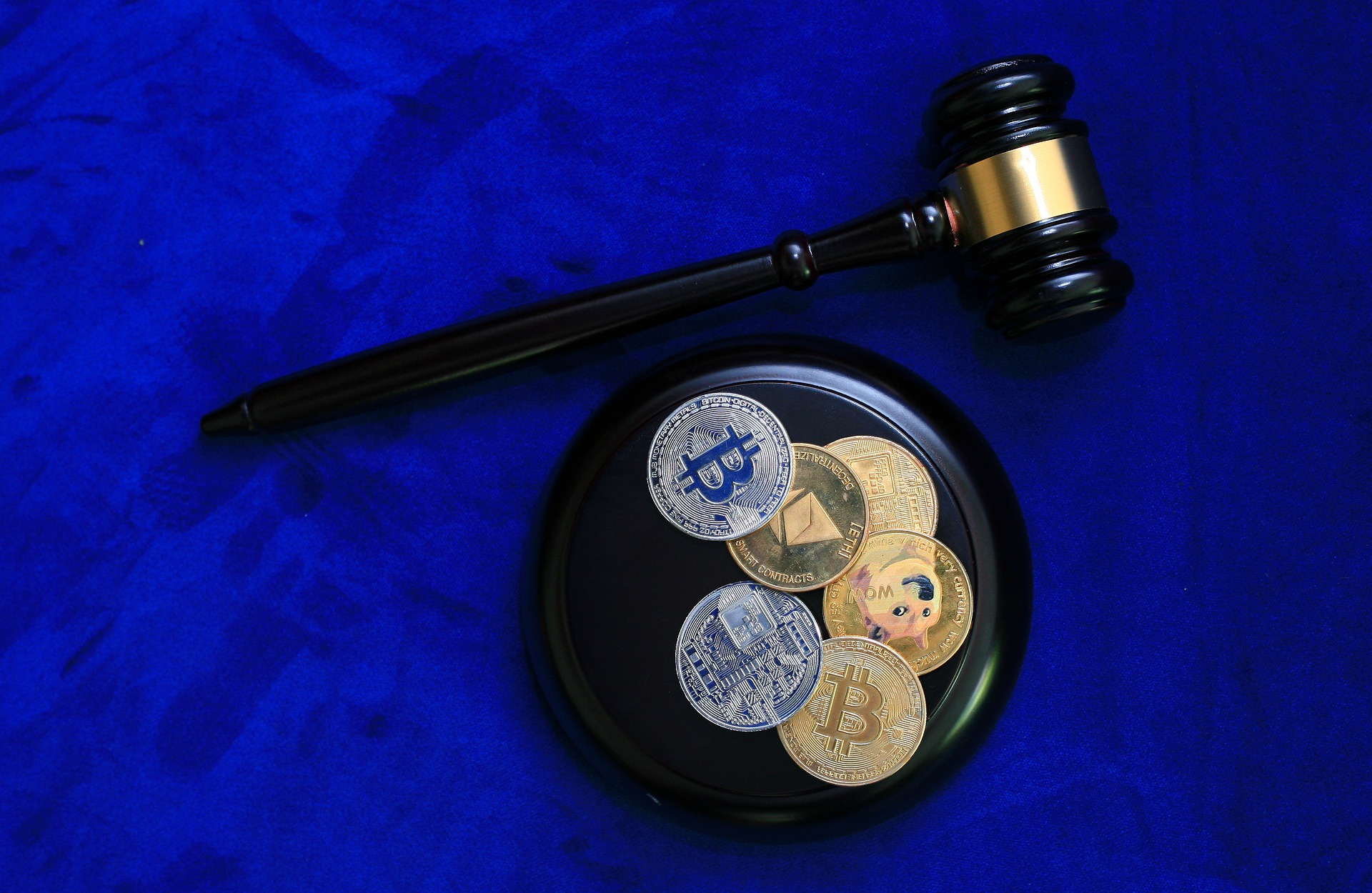 Image by Sergei Tokmakov Terms.Law from Pixabay